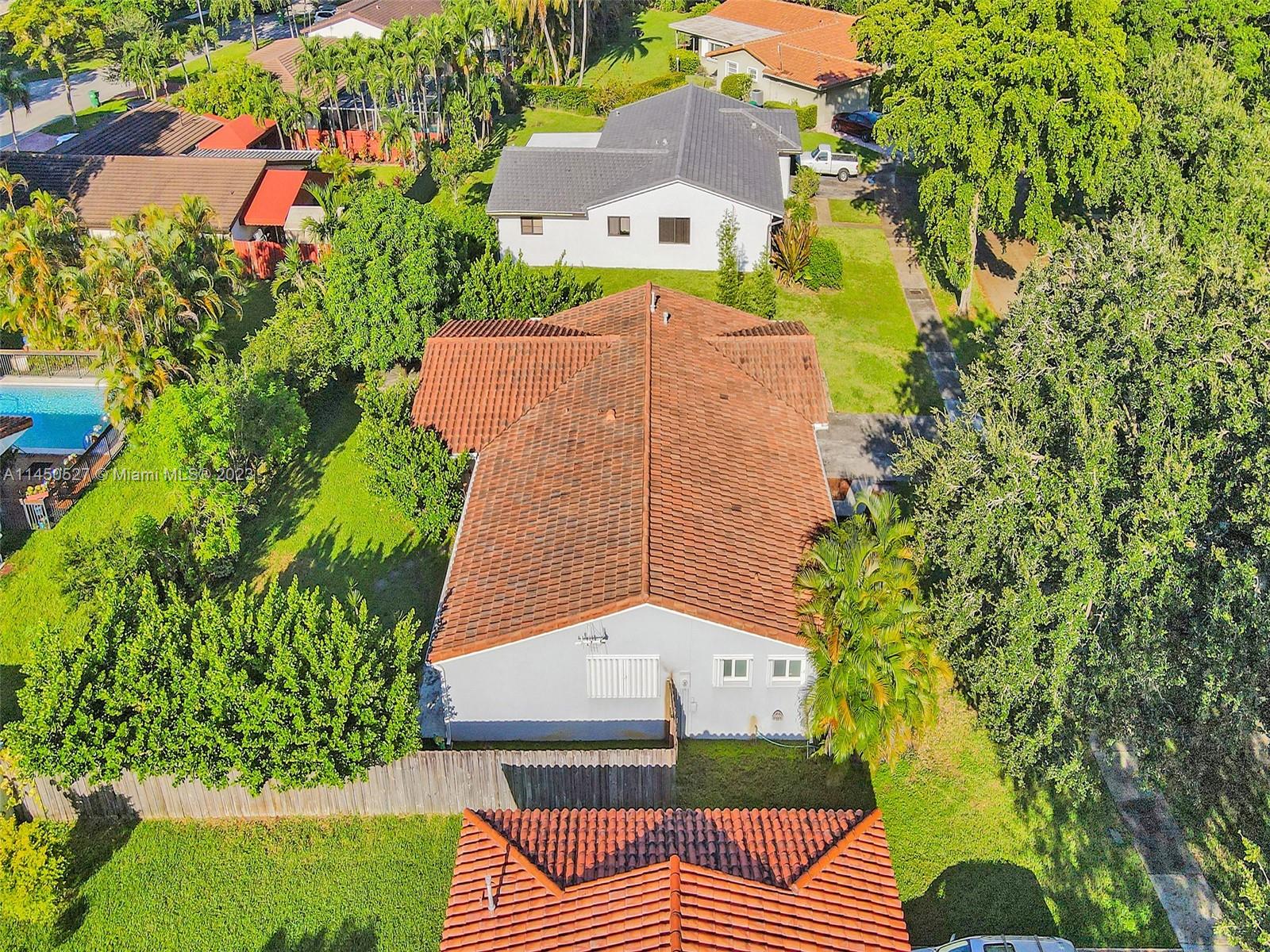 MIAMI LAKES SEC 4 - Residential
