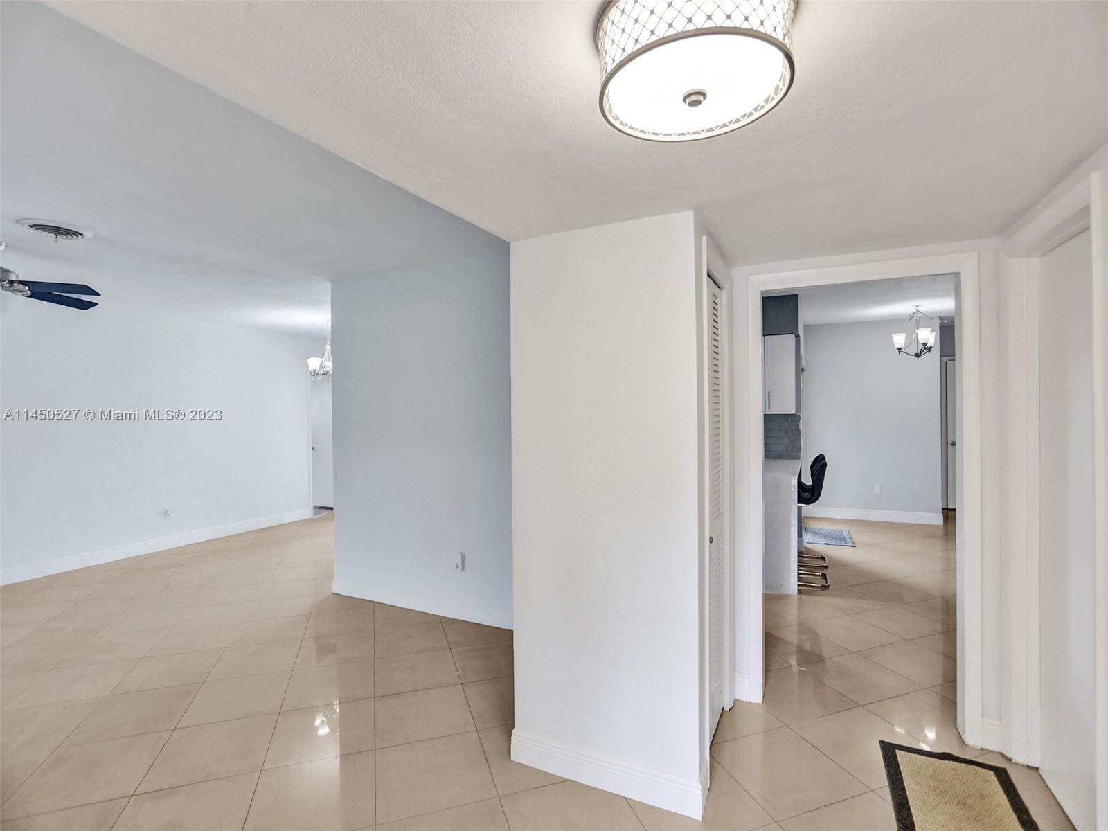 MIAMI LAKES SEC 4 - Residential