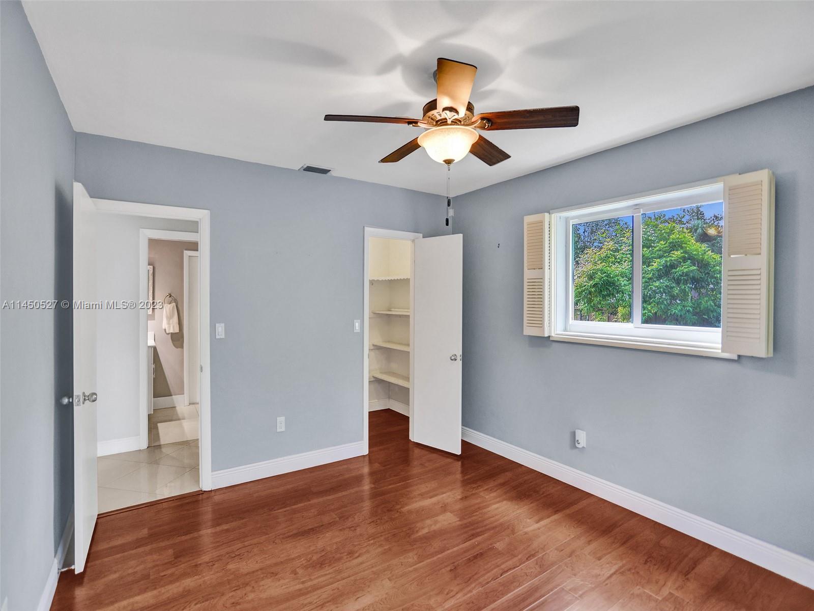 MIAMI LAKES SEC 4 - Residential