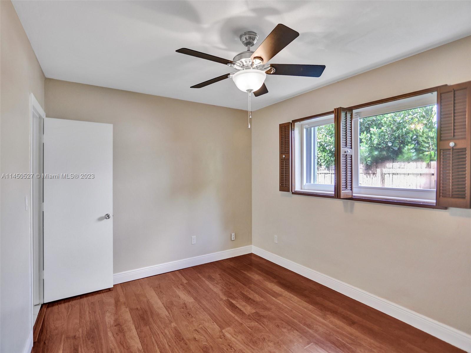MIAMI LAKES SEC 4 - Residential