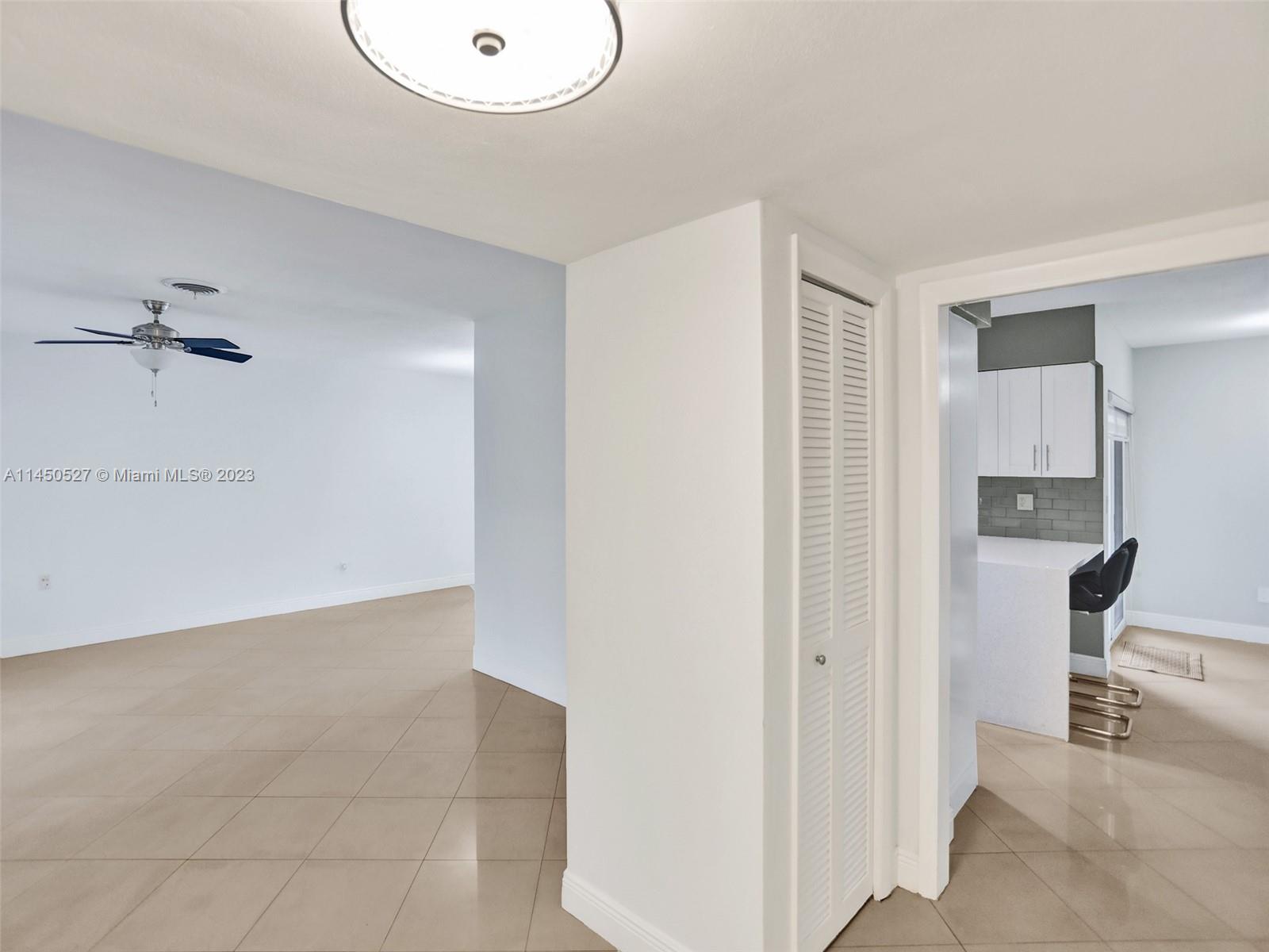 MIAMI LAKES SEC 4 - Residential