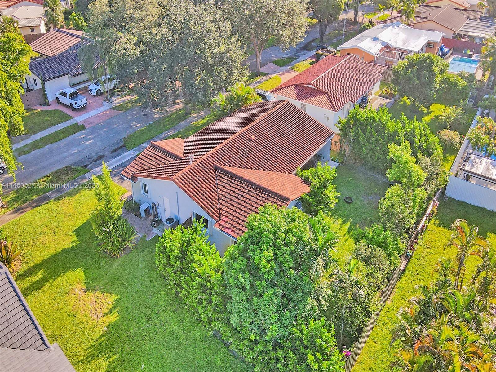 MIAMI LAKES SEC 4 - Residential