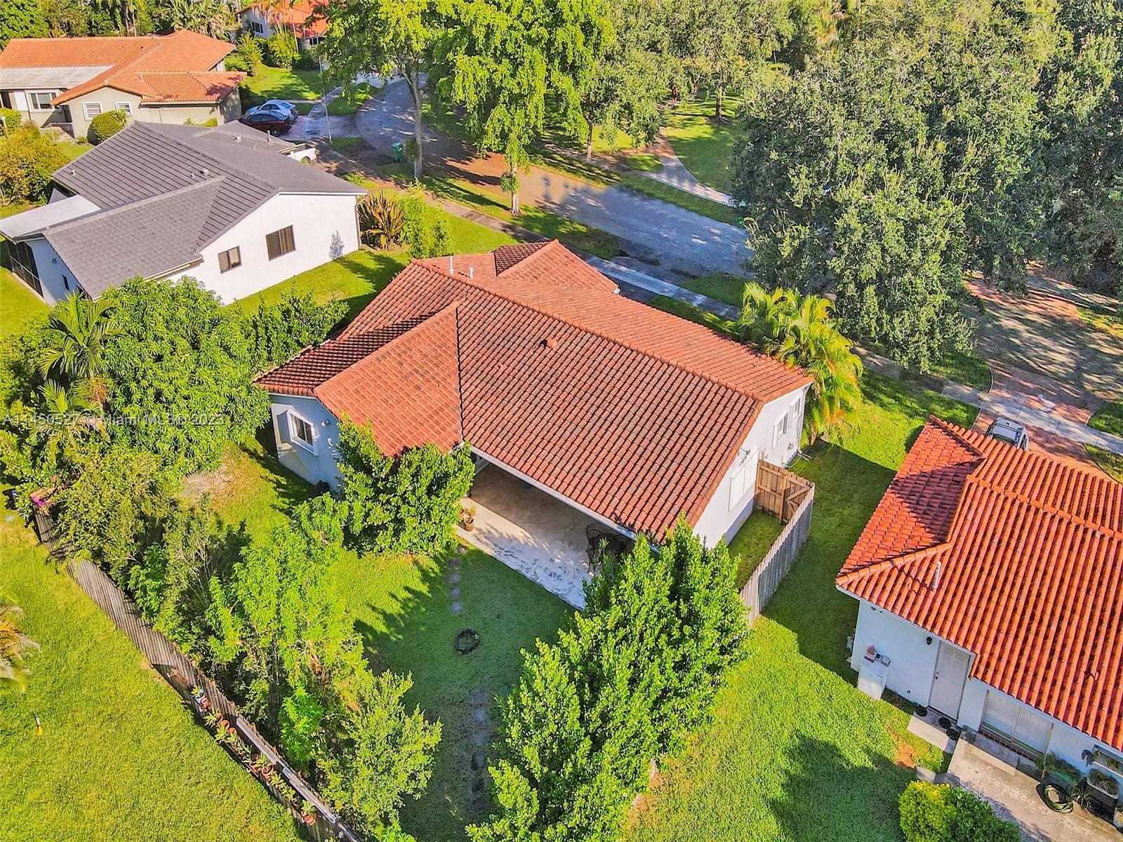 MIAMI LAKES SEC 4 - Residential