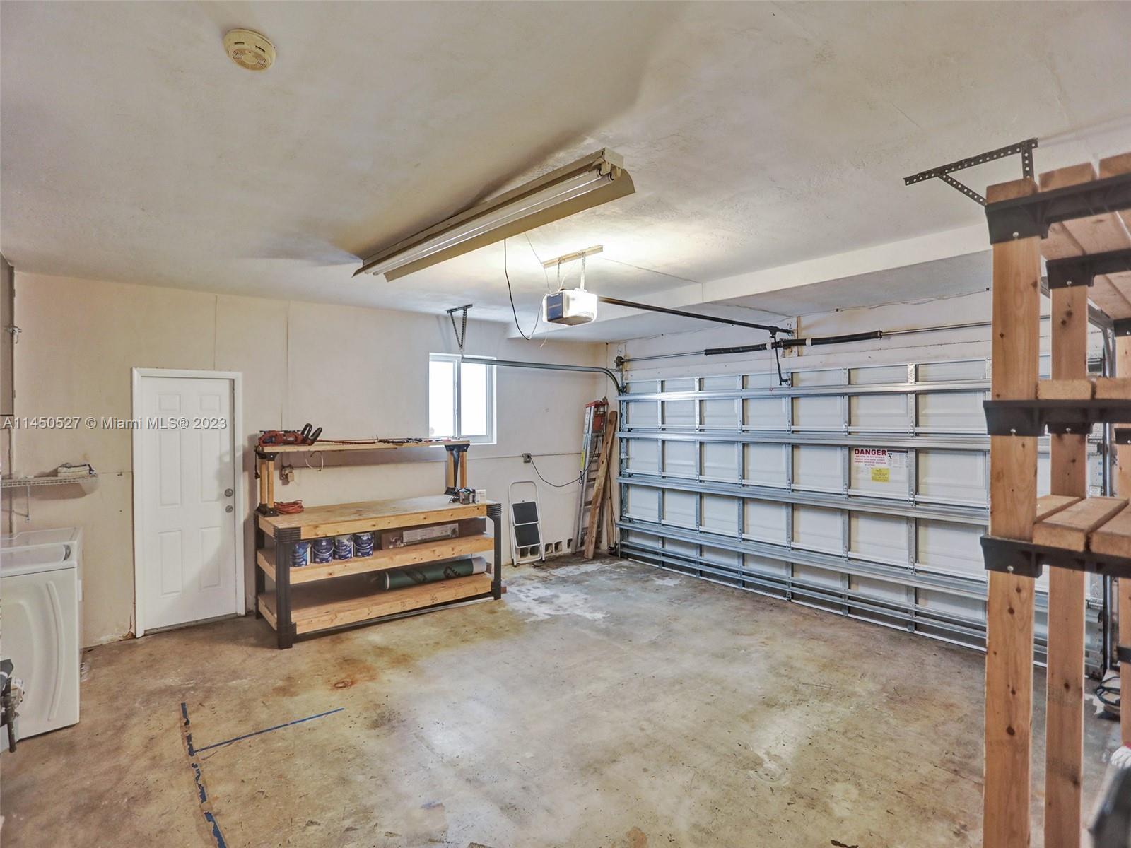 MIAMI LAKES SEC 4 - Residential