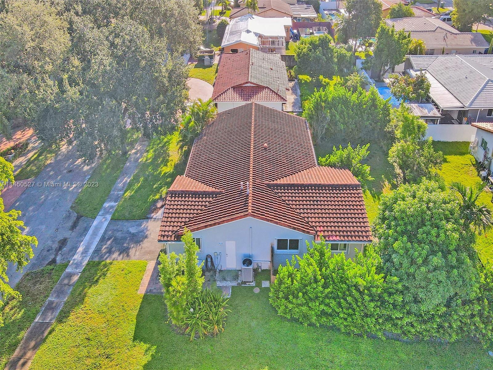 MIAMI LAKES SEC 4 - Residential