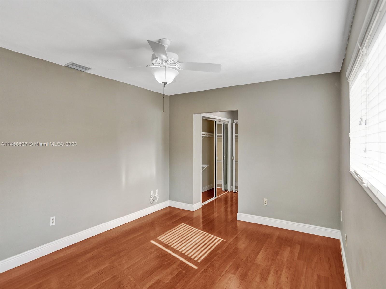 MIAMI LAKES SEC 4 - Residential