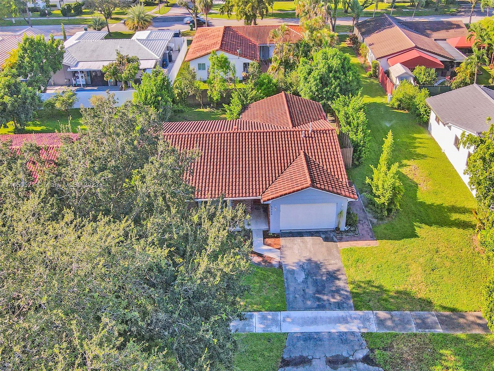 MIAMI LAKES SEC 4 - Residential