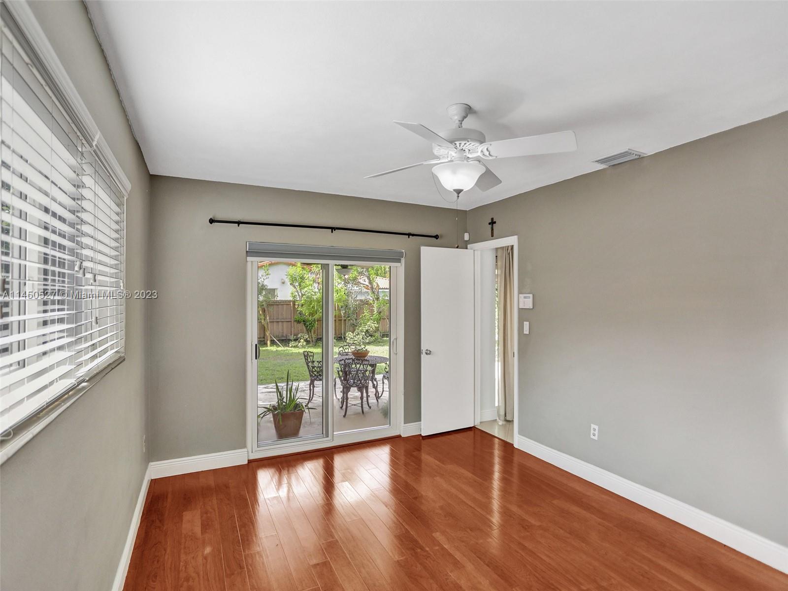 MIAMI LAKES SEC 4 - Residential