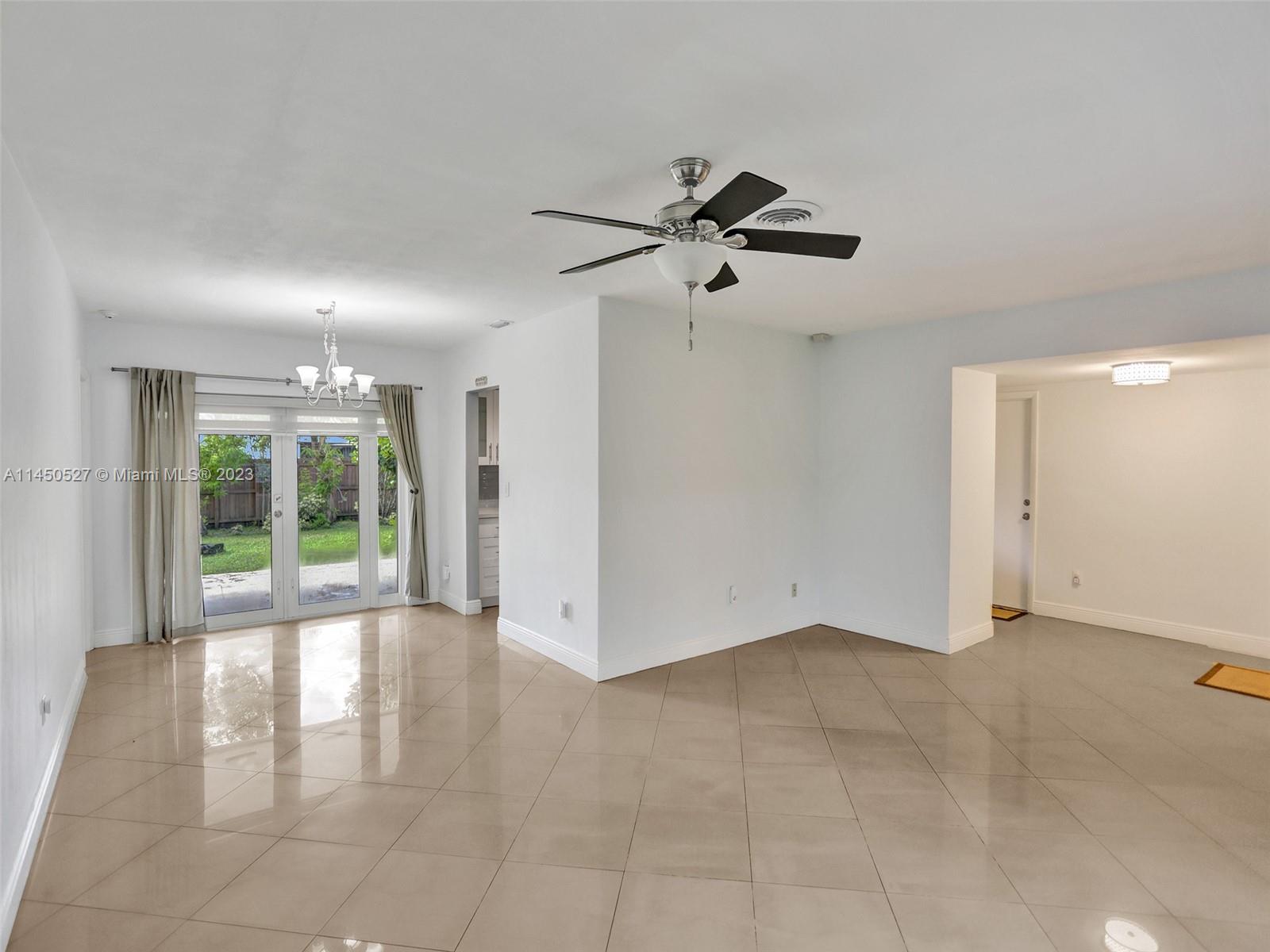 MIAMI LAKES SEC 4 - Residential