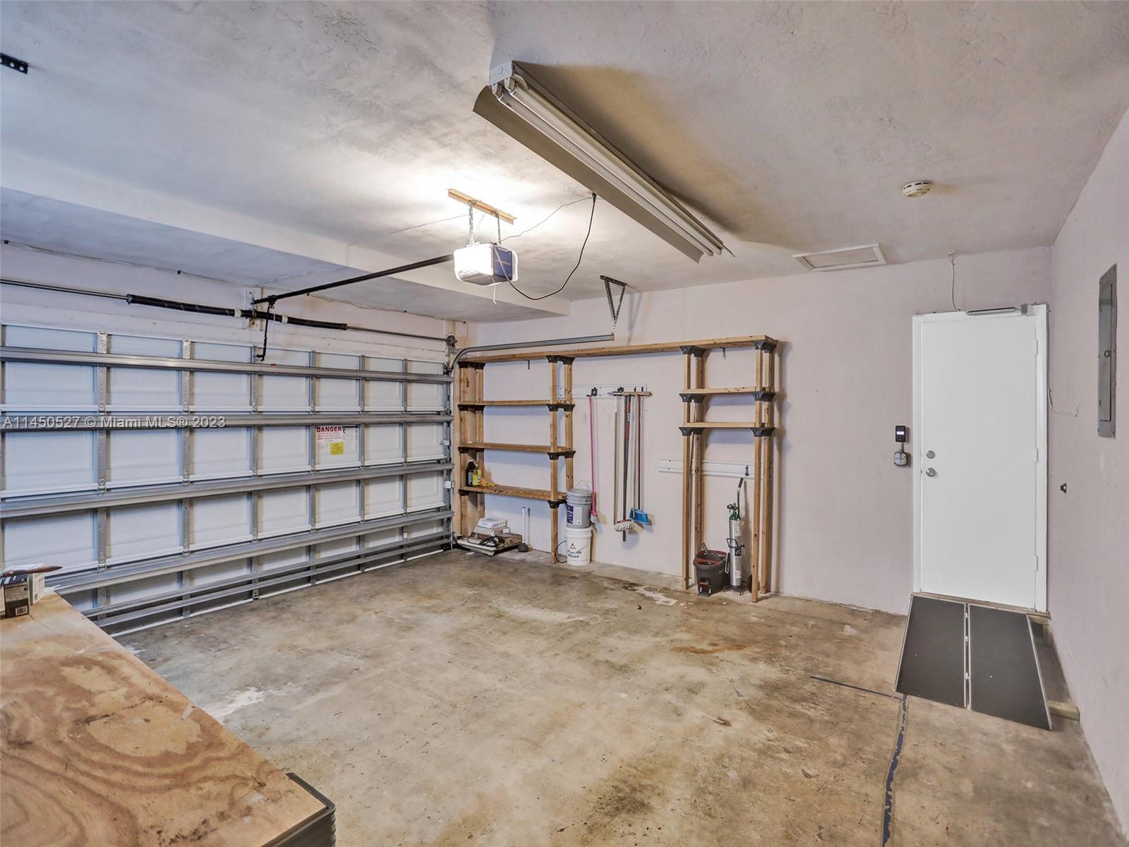 MIAMI LAKES SEC 4 - Residential