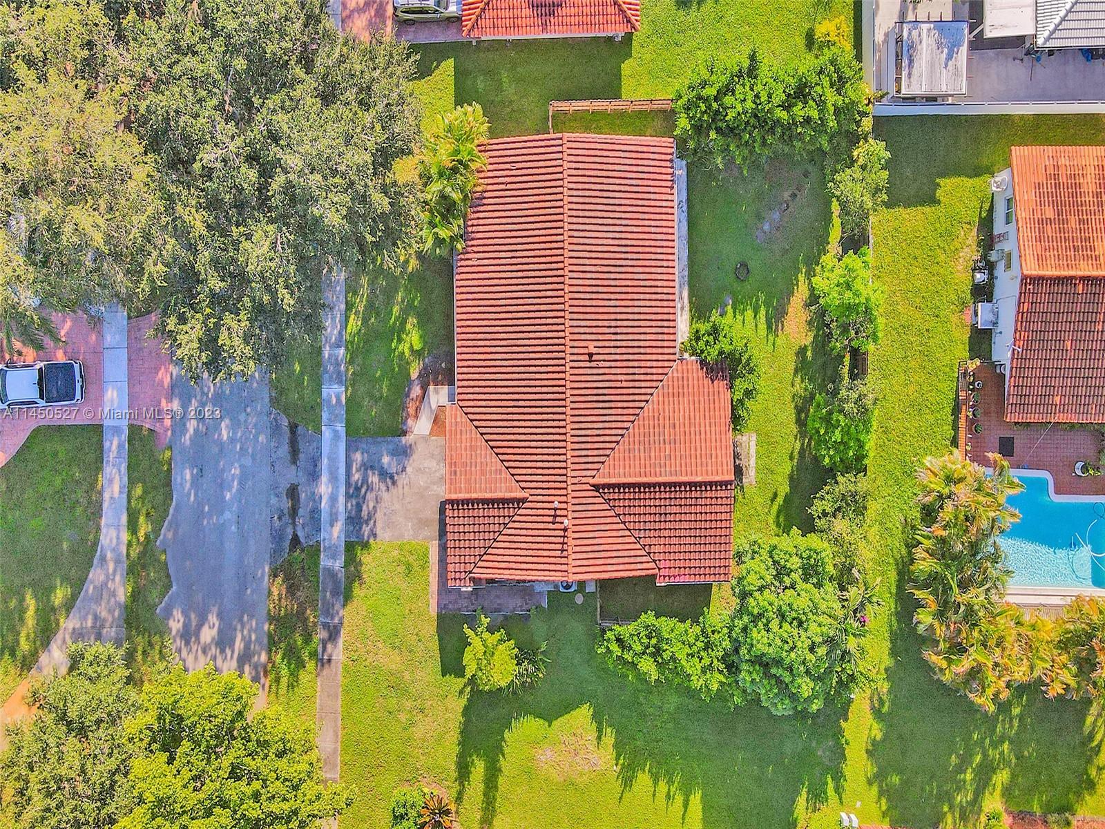 MIAMI LAKES SEC 4 - Residential