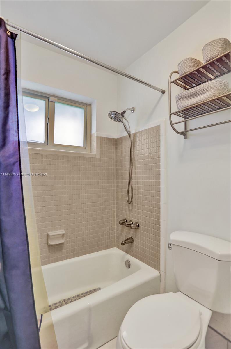 MIAMI LAKES SEC 4 - Residential