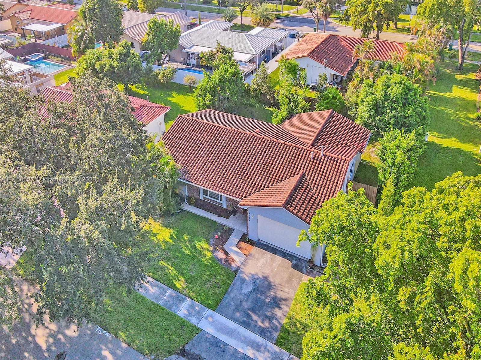 MIAMI LAKES SEC 4 - Residential
