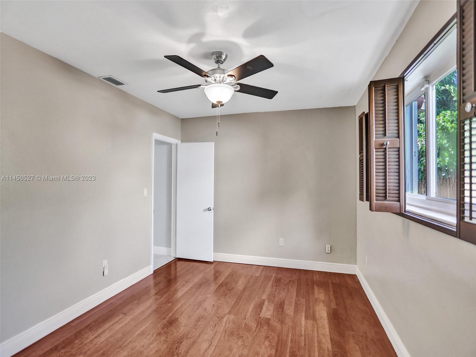 MIAMI LAKES SEC 4 - Residential