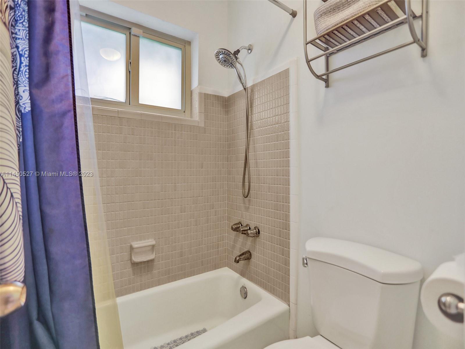 MIAMI LAKES SEC 4 - Residential
