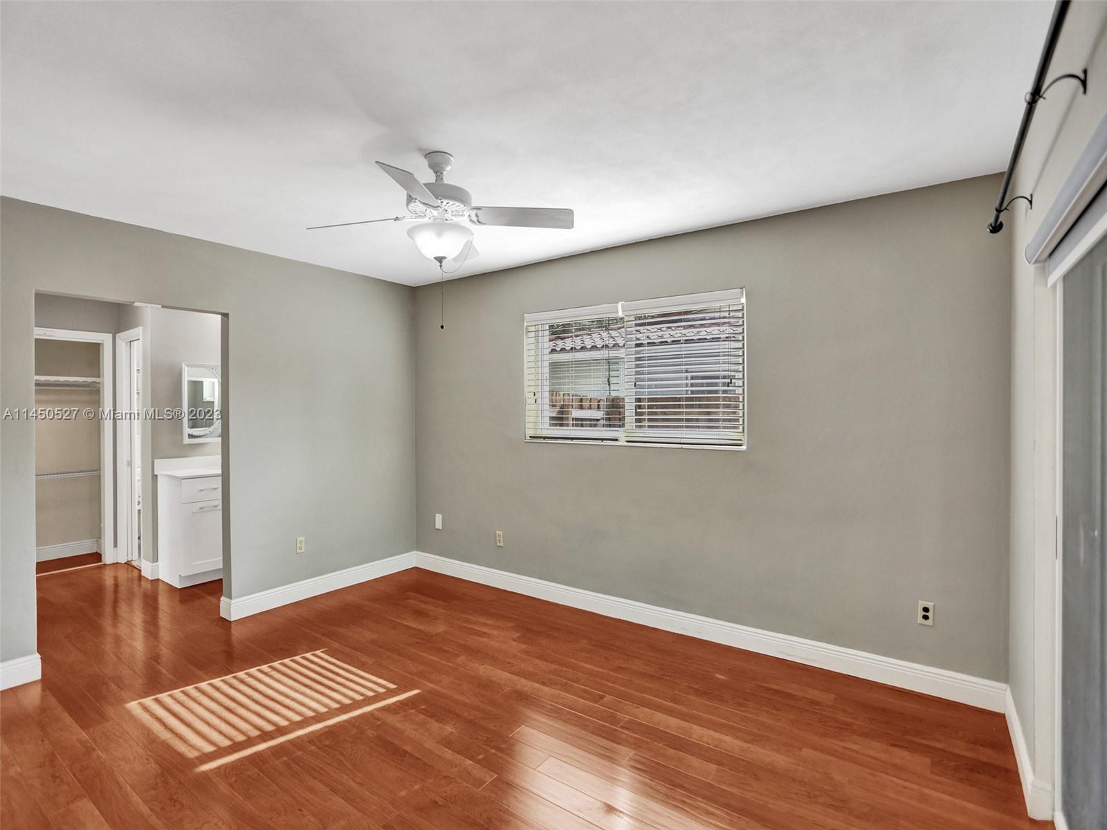 MIAMI LAKES SEC 4 - Residential