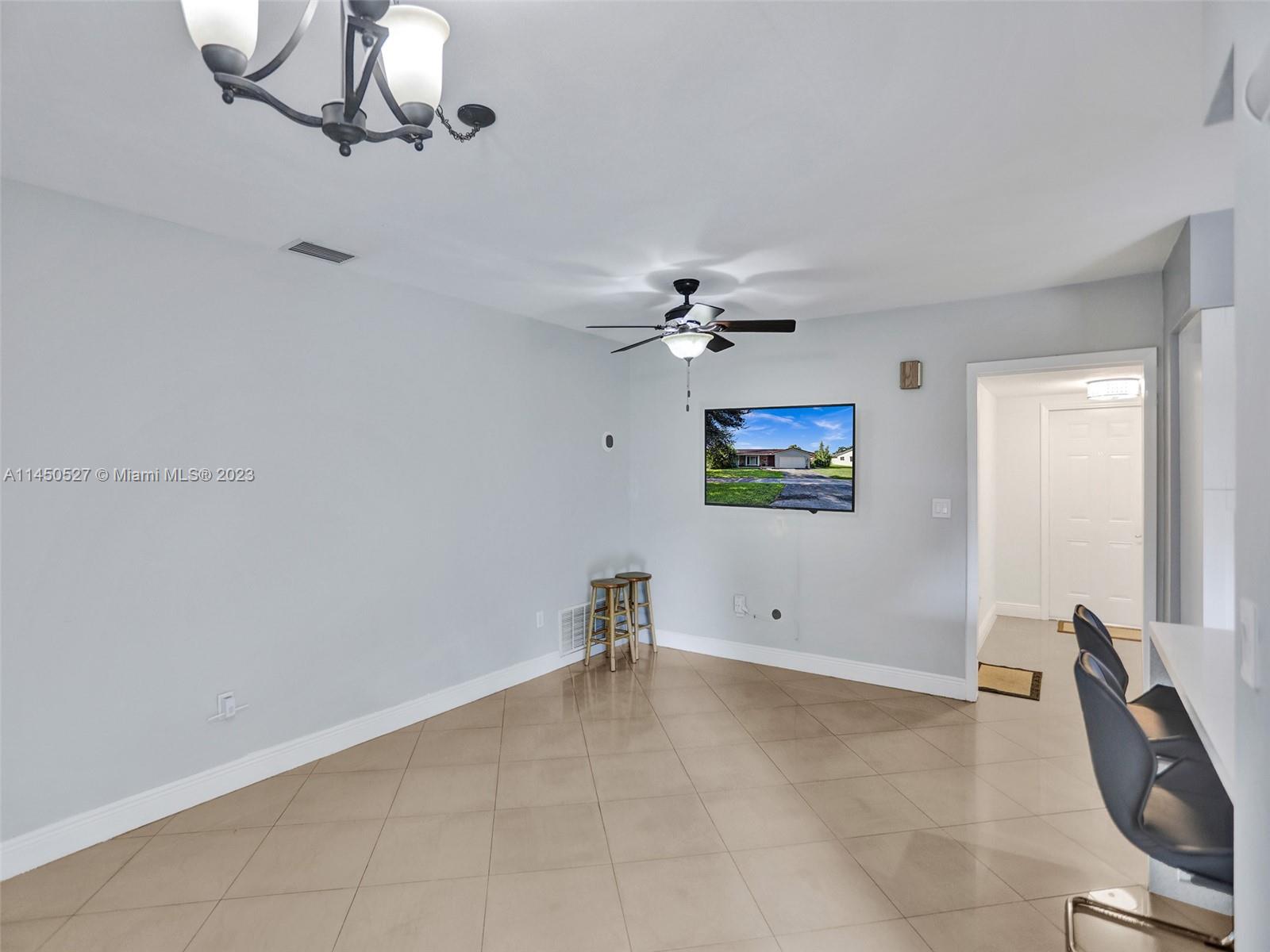 MIAMI LAKES SEC 4 - Residential
