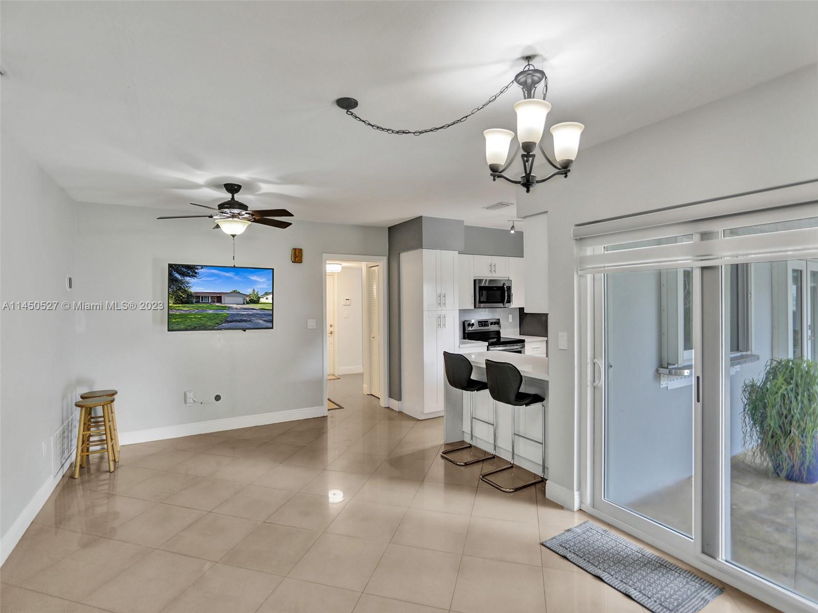 MIAMI LAKES SEC 4 - Residential