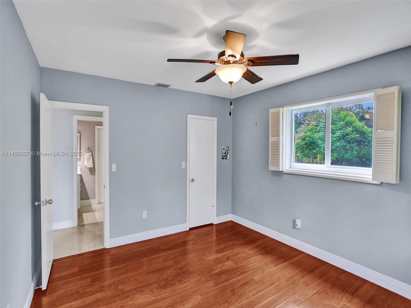 MIAMI LAKES SEC 4 - Residential
