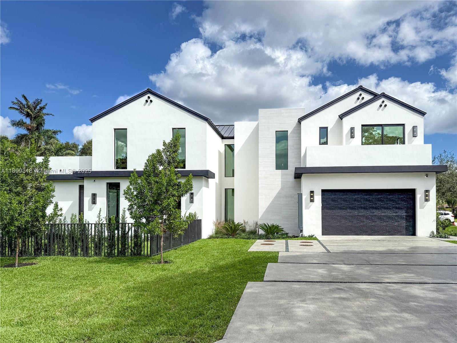 SOUTH MIAMI VILLAS - Residential