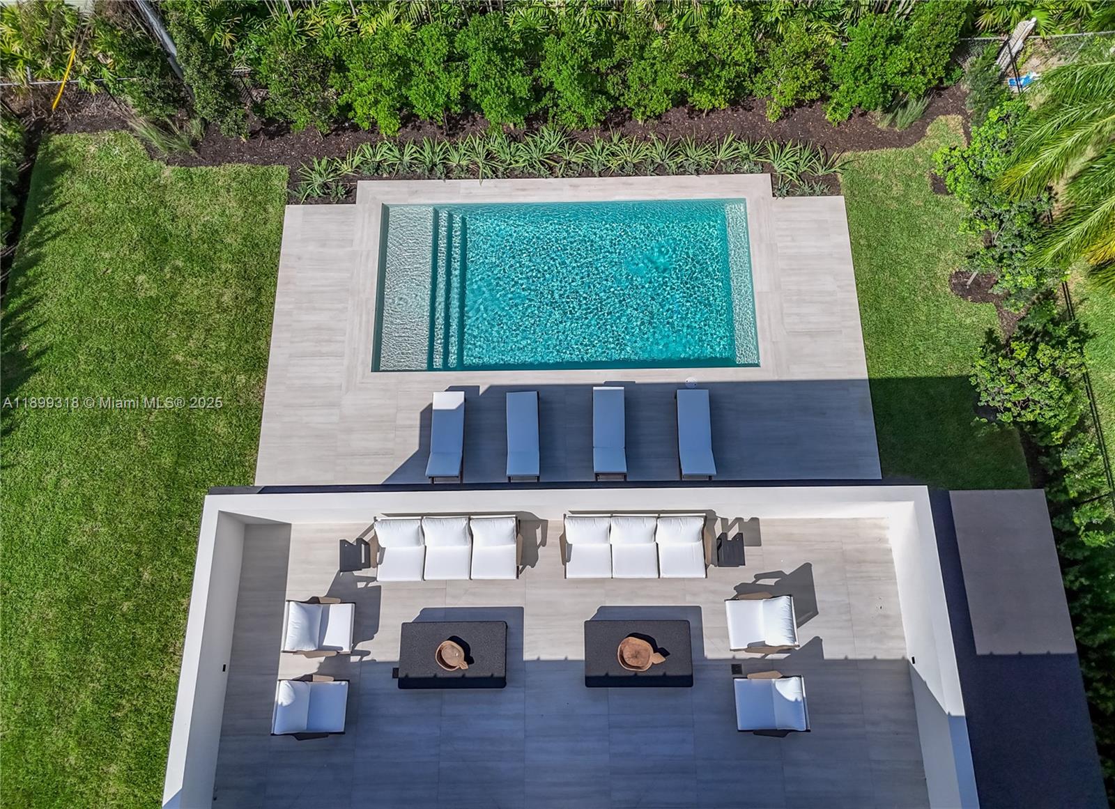 SOUTH MIAMI VILLAS - Residential