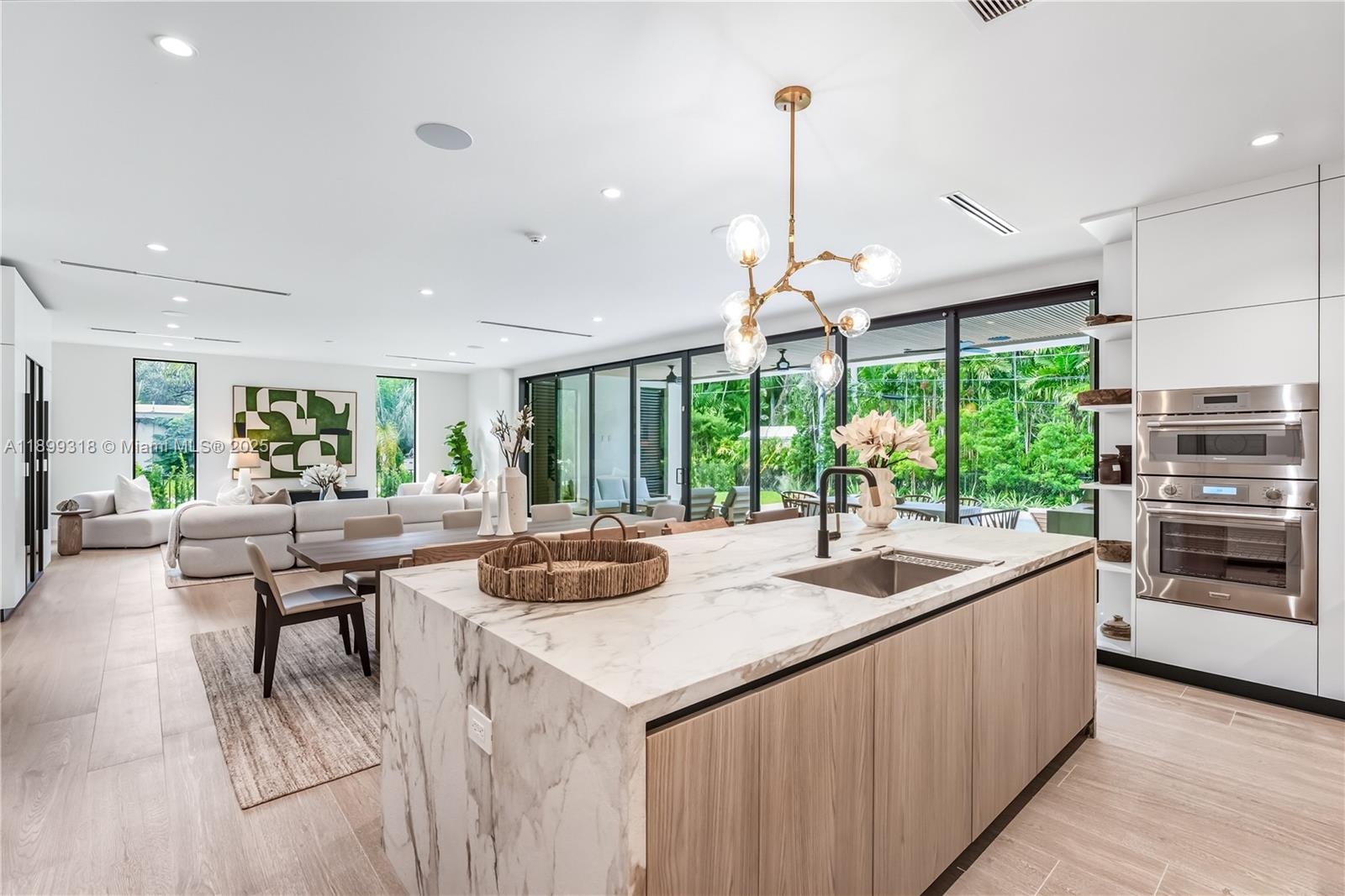 SOUTH MIAMI VILLAS - Residential