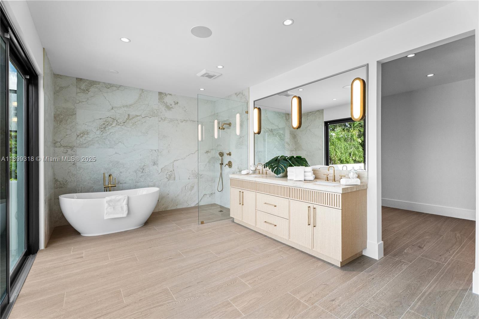 SOUTH MIAMI VILLAS - Residential