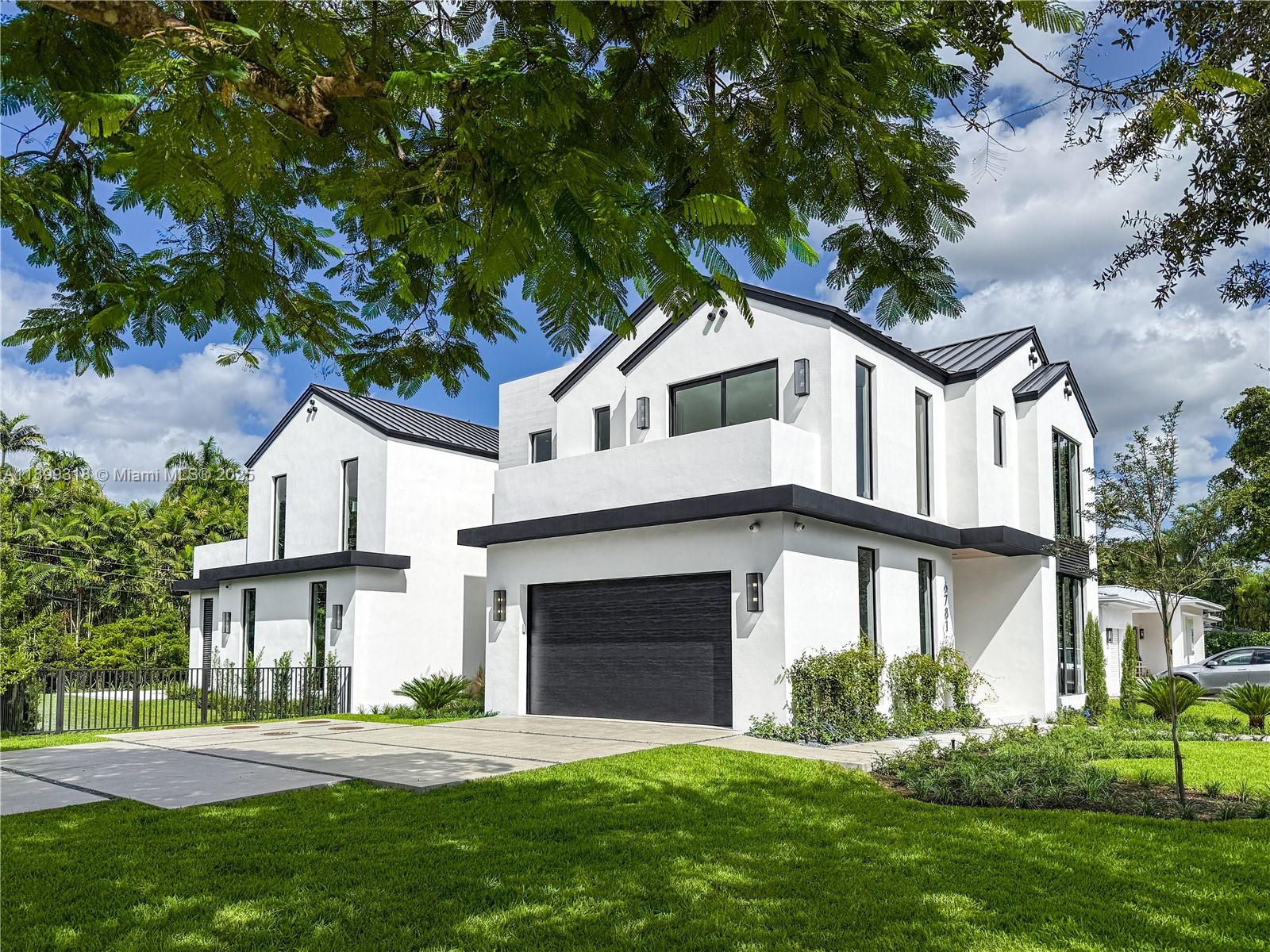 SOUTH MIAMI VILLAS - Residential