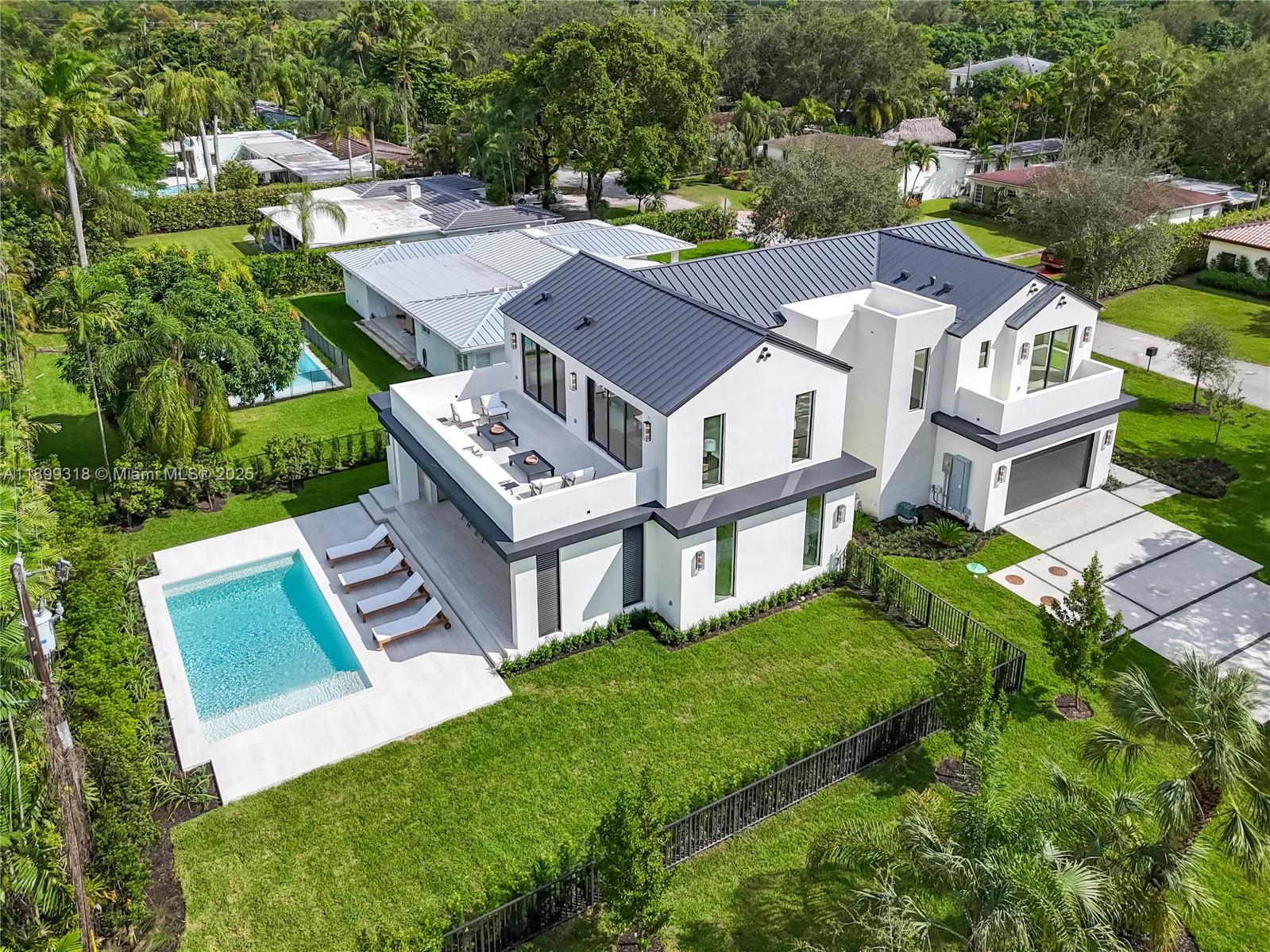 SOUTH MIAMI VILLAS - Residential