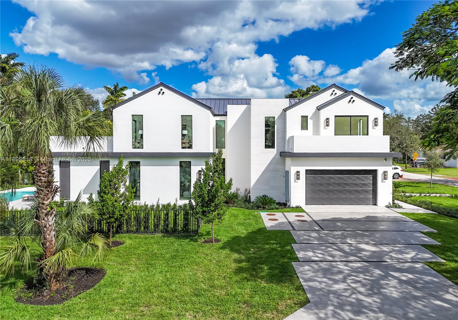 SOUTH MIAMI VILLAS - Residential
