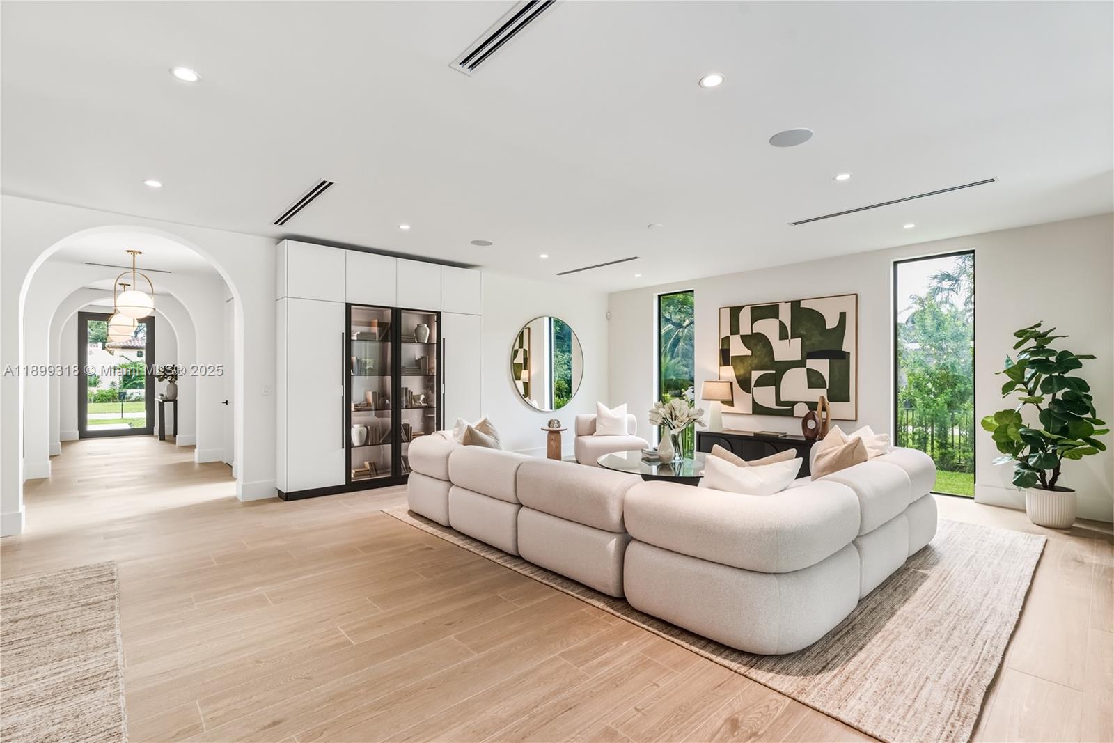 SOUTH MIAMI VILLAS - Residential