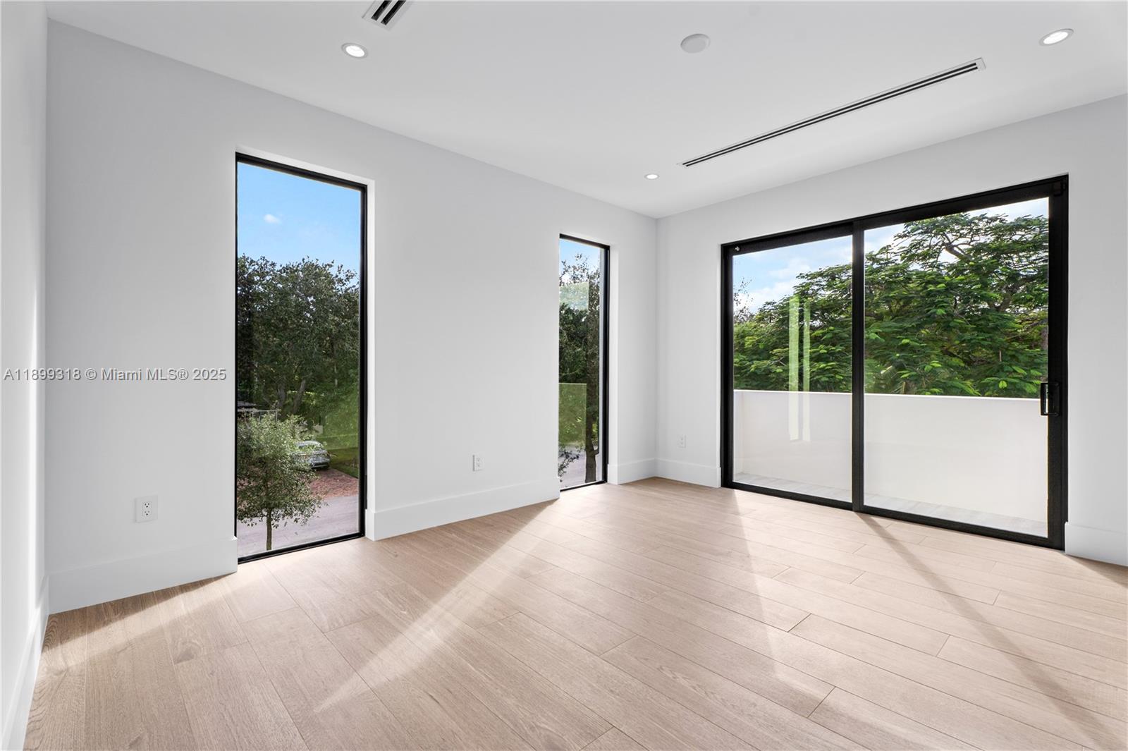 SOUTH MIAMI VILLAS - Residential