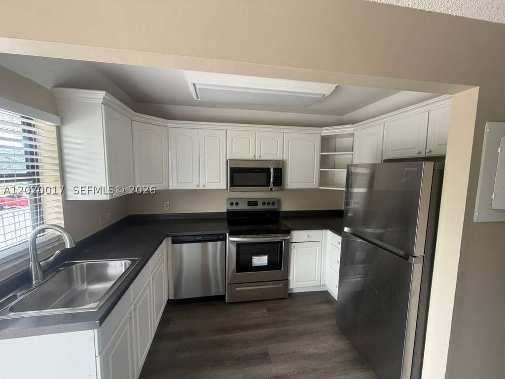 THE HEMINGWAY, A CONDOMIN - Residential Lease