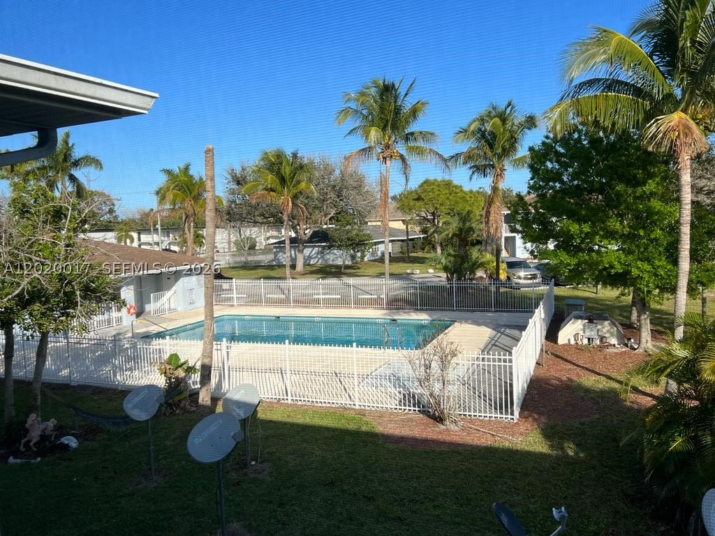 THE HEMINGWAY, A CONDOMIN - Residential Lease