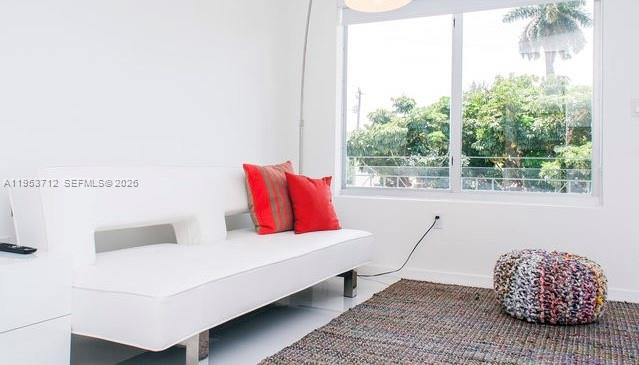 ELISA CONDO - Residential