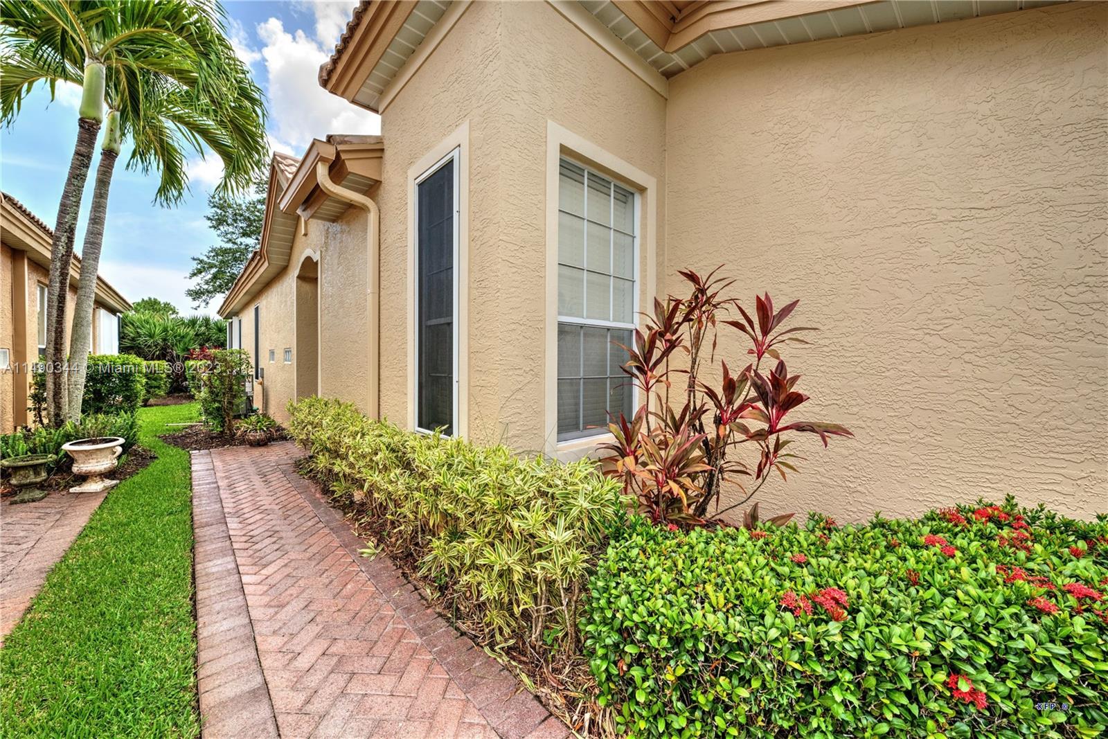 JENSEN BEACH GOLF AND COU - Residential Lease