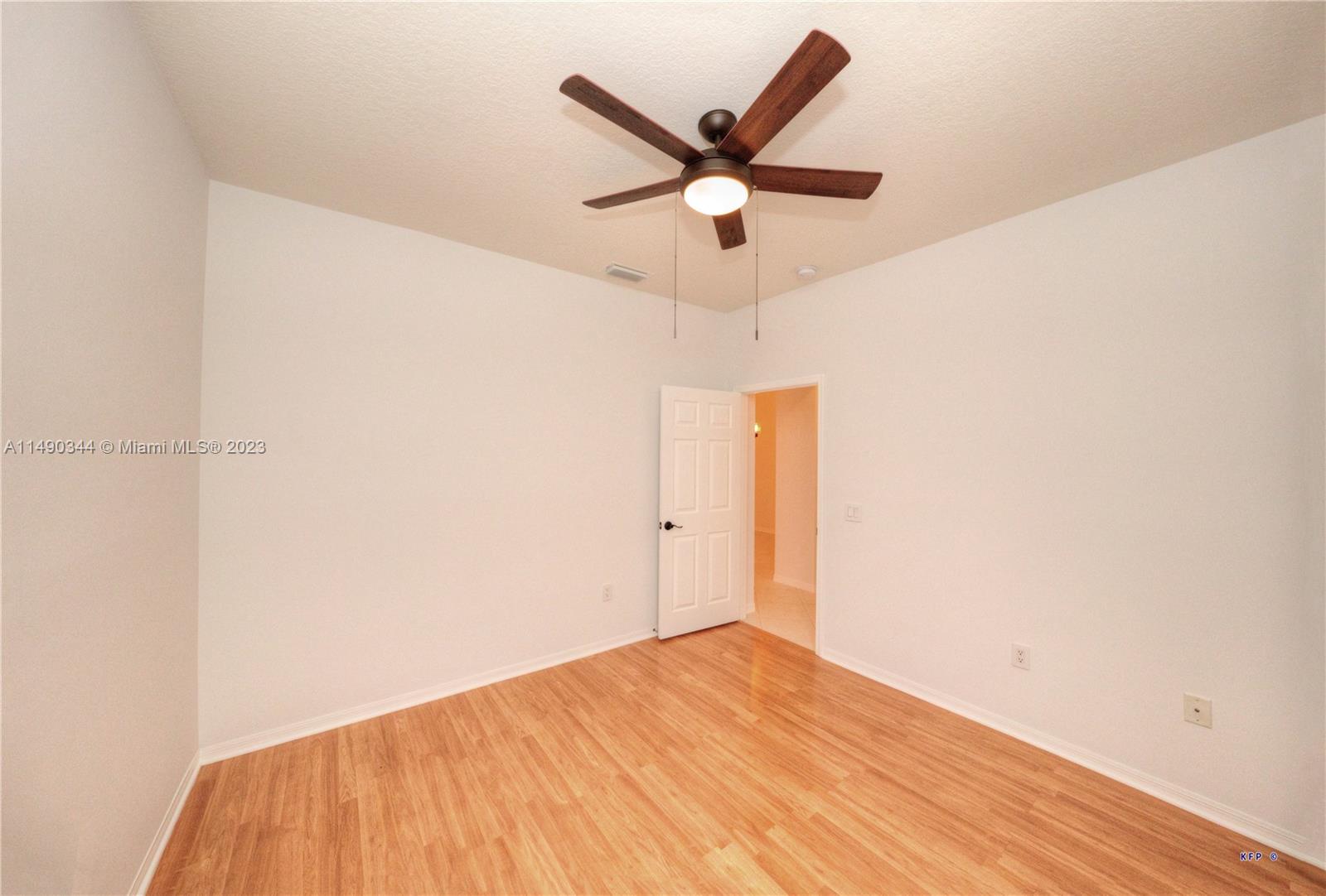 JENSEN BEACH GOLF AND COU - Residential Lease