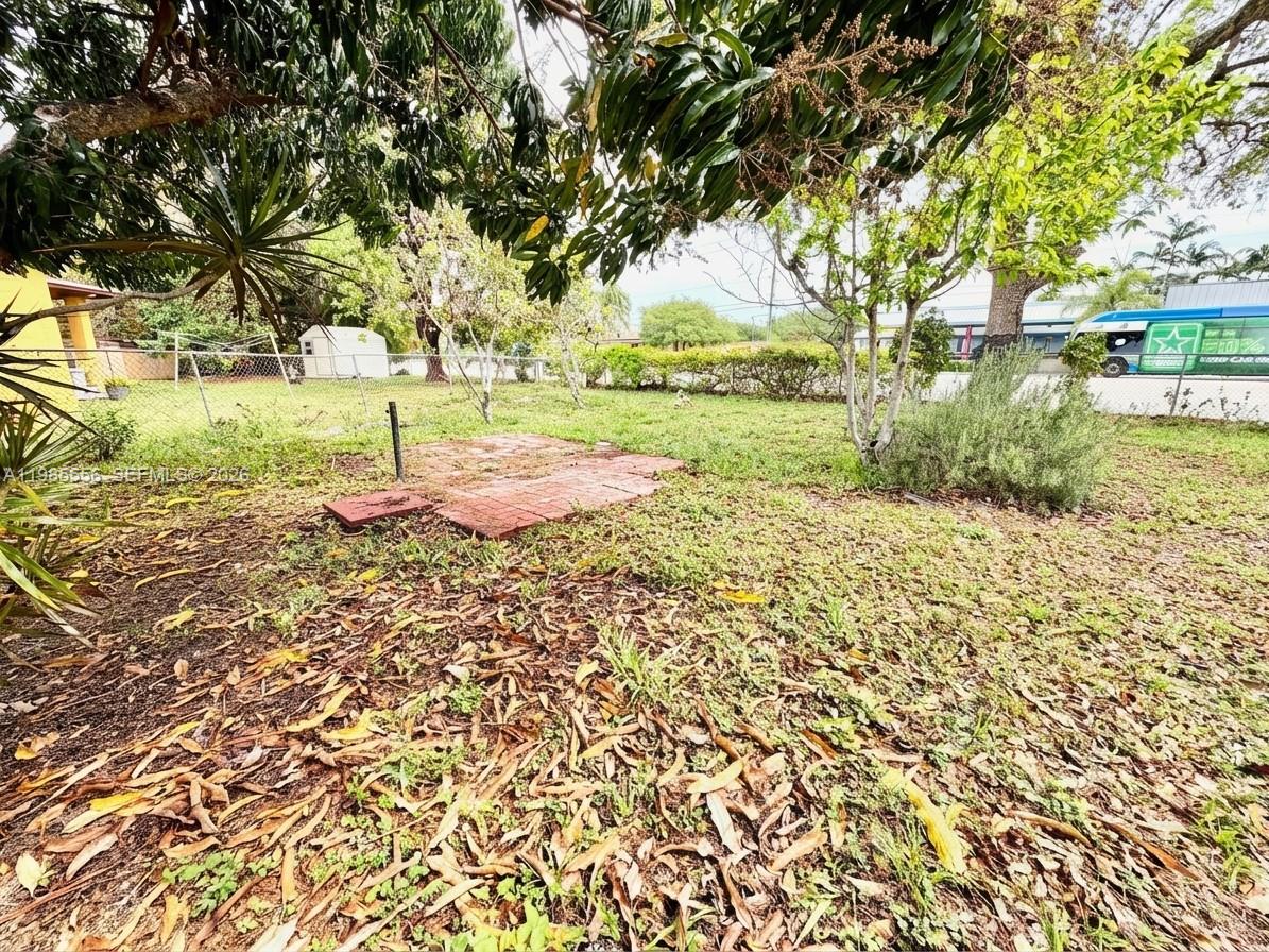 MARK-ALAN MANOR - Residential
