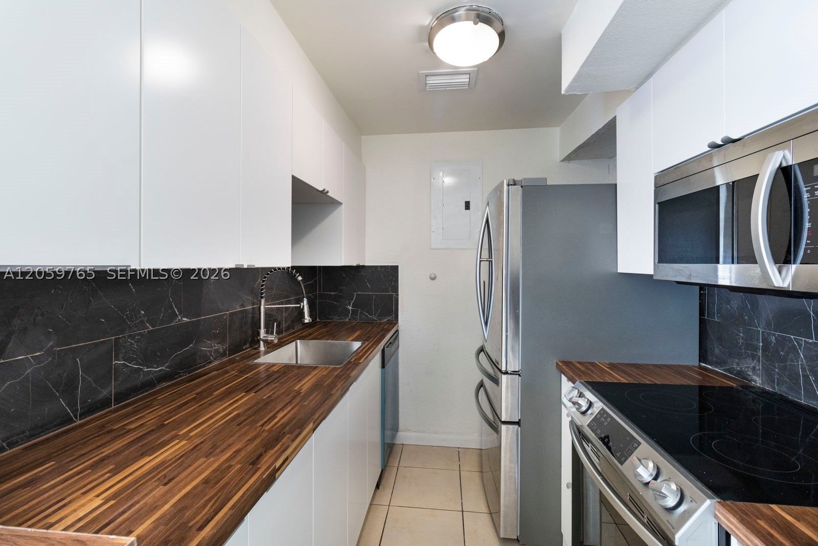 RIVE MARSEILLES CONDO - Residential