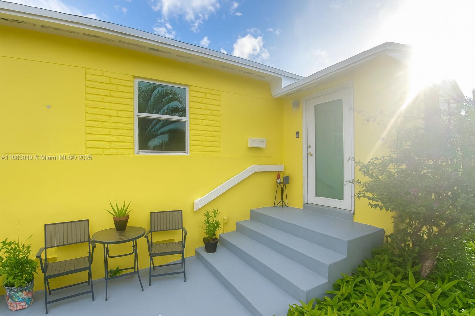 HOLLYWOOD PARK - Residential Lease