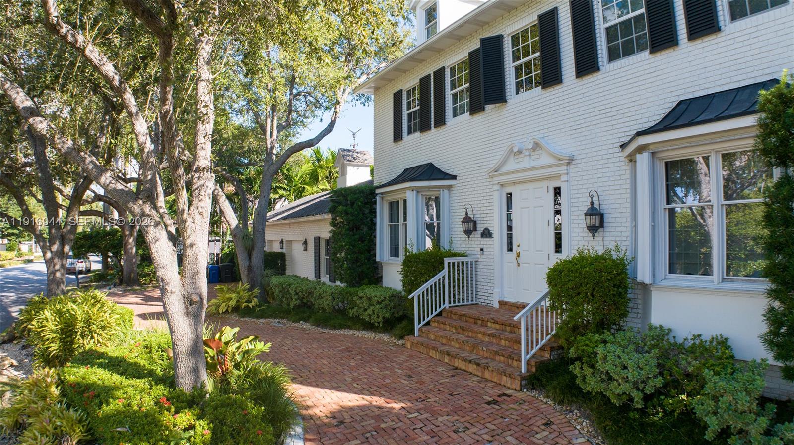 CORAL ISLES - Residential