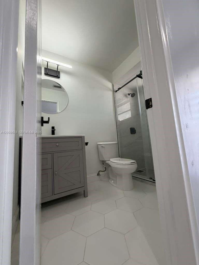 KENDALL LKS E LAKEVIEW TH - Residential