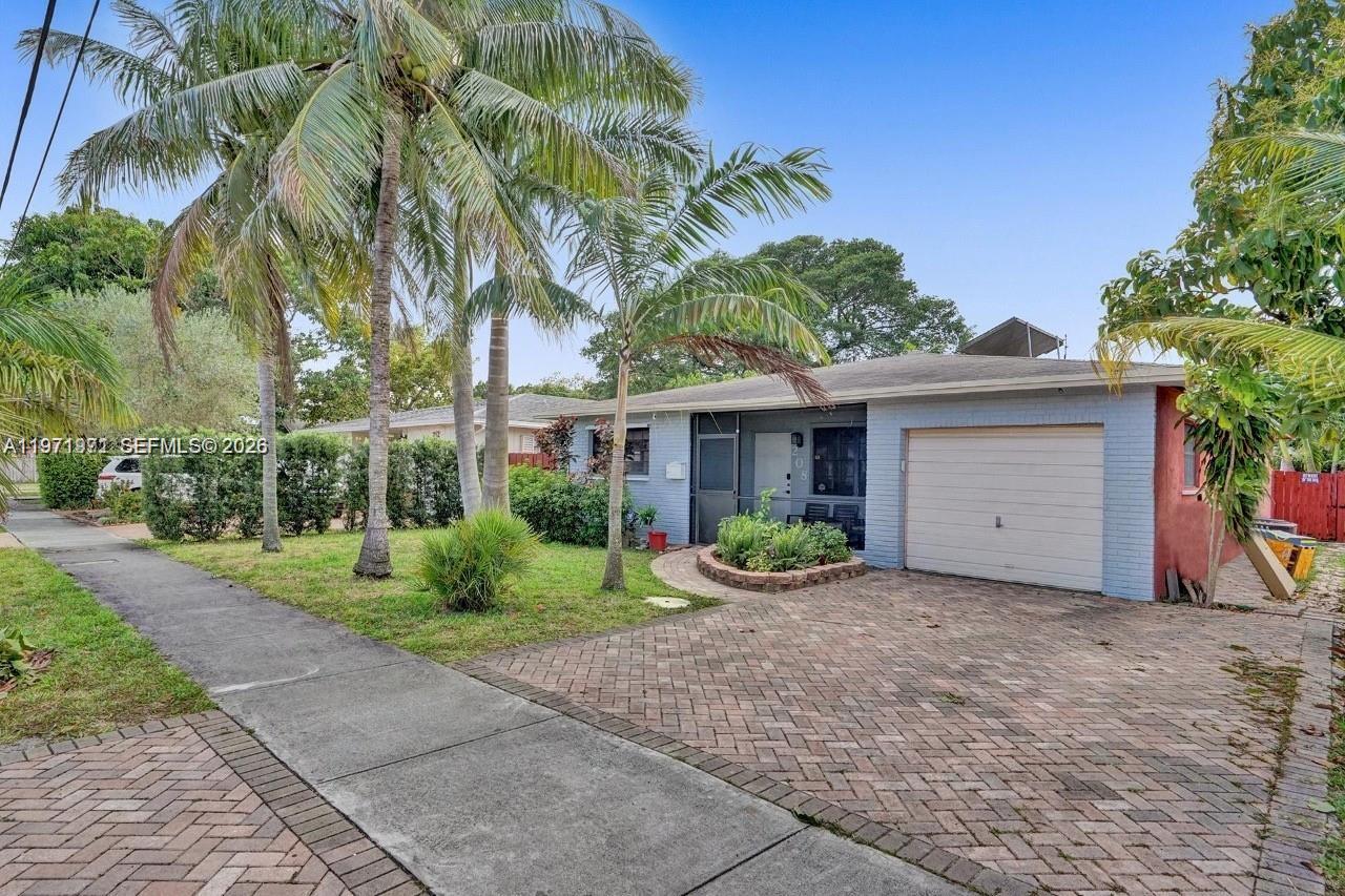 TOWN OF HALLANDALE B-13 - Residential