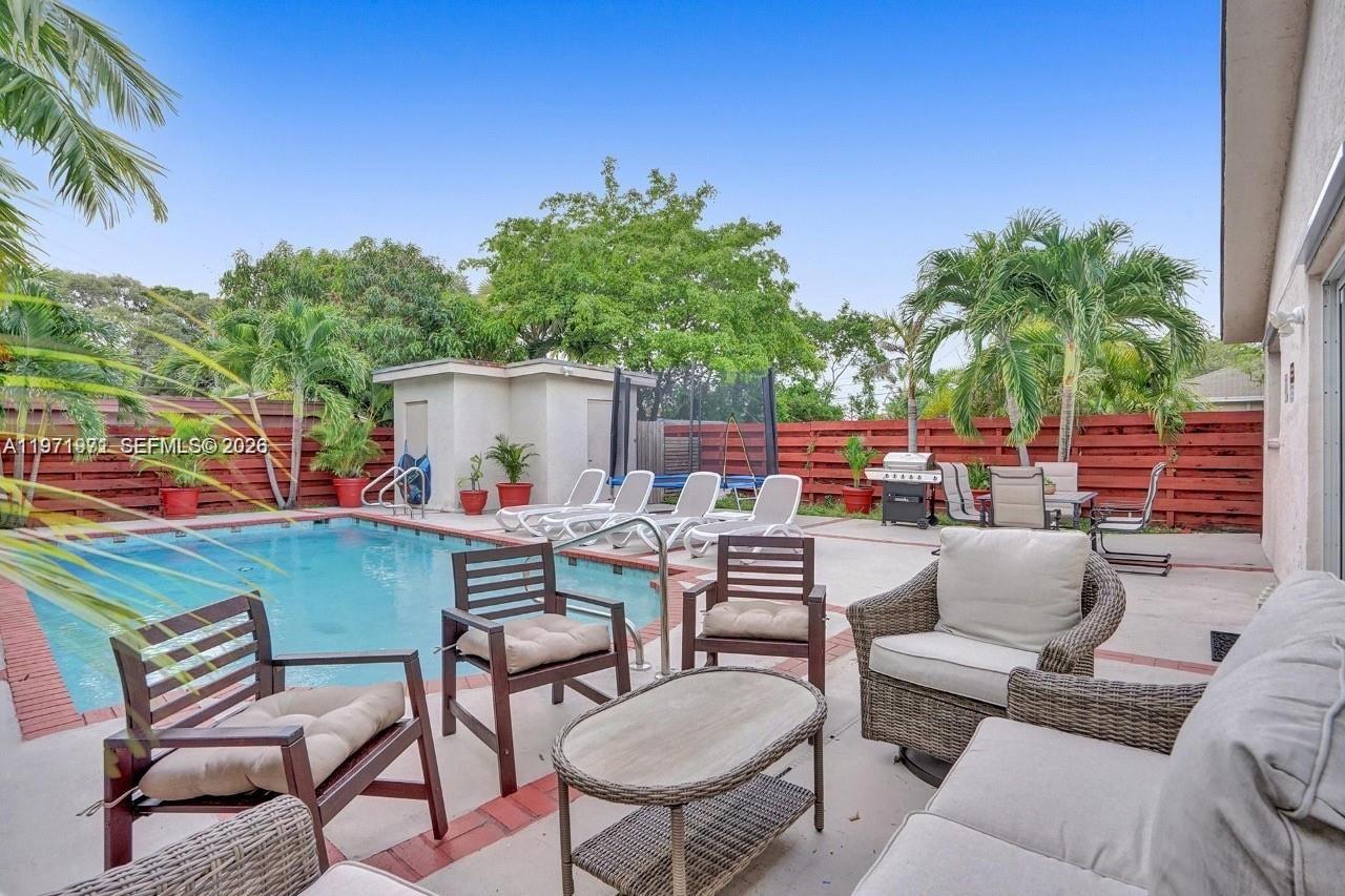 TOWN OF HALLANDALE B-13 - Residential