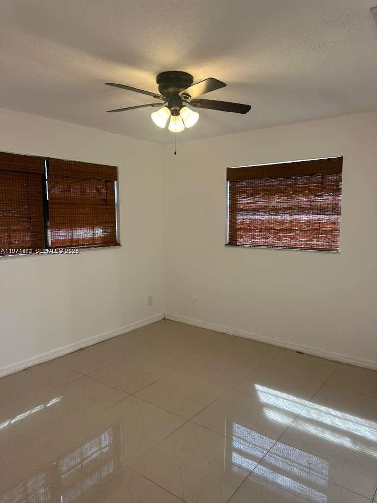 TOWN OF HALLANDALE B-13 - Residential