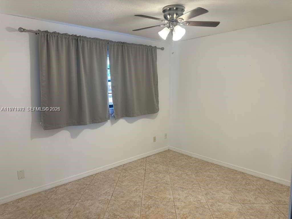 TOWN OF HALLANDALE B-13 - Residential