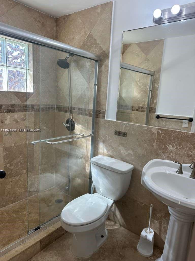 TOWN OF HALLANDALE B-13 - Residential