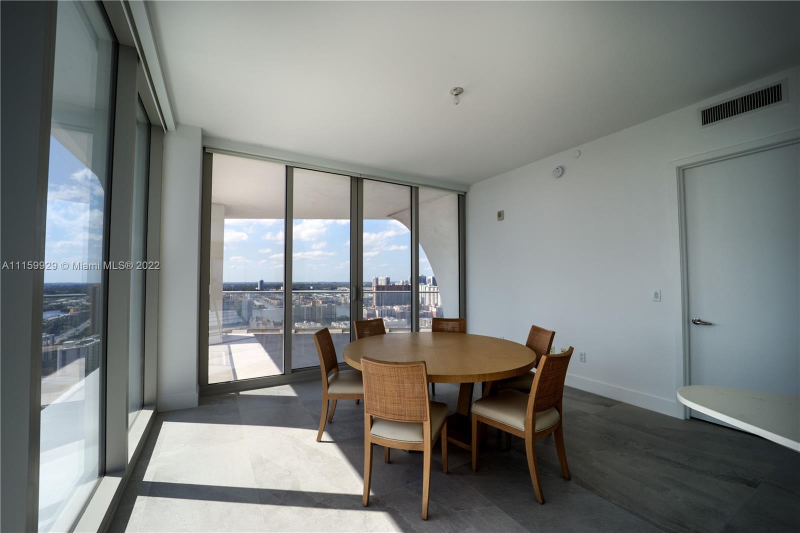 JADE SIGNATURE CONDO - Residential
