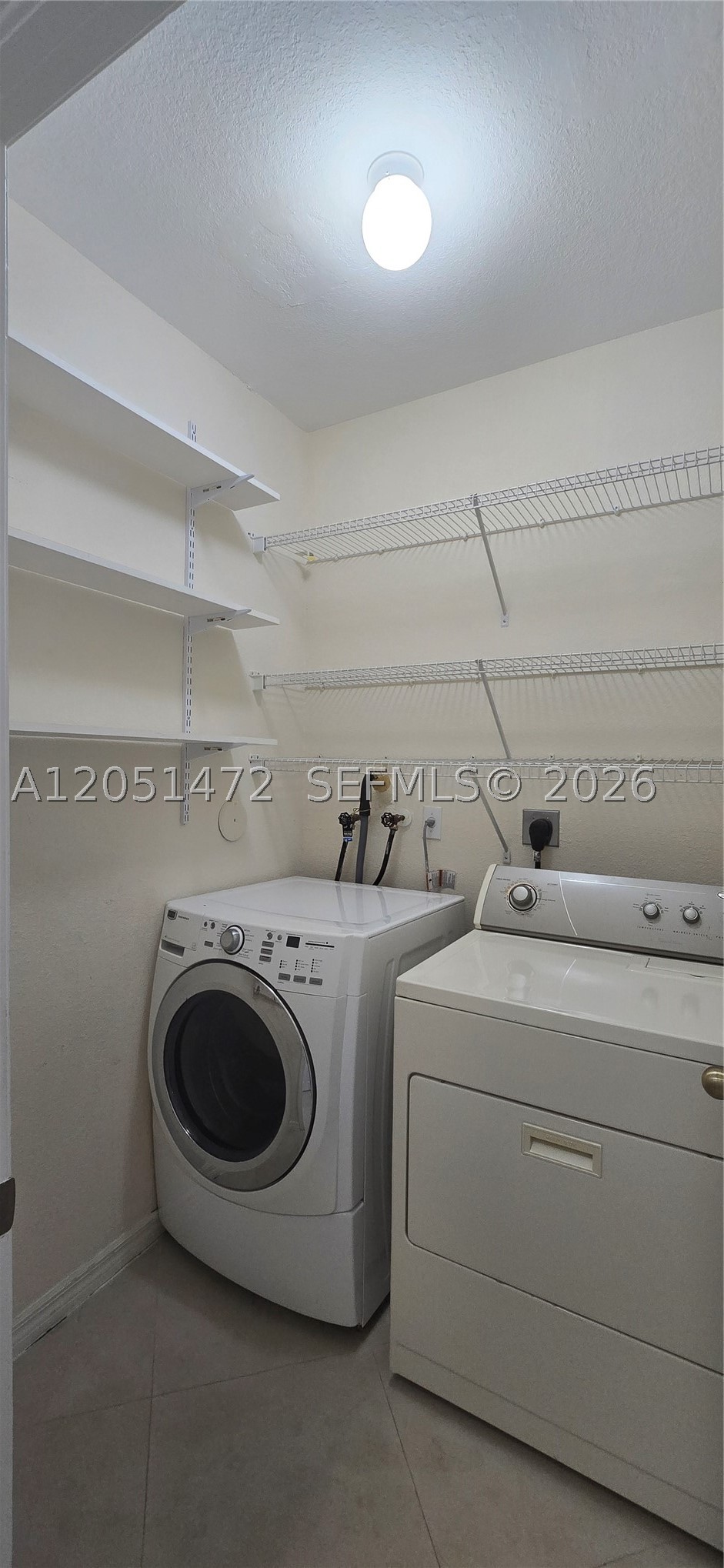 CASA DEL SUR - Residential Lease
