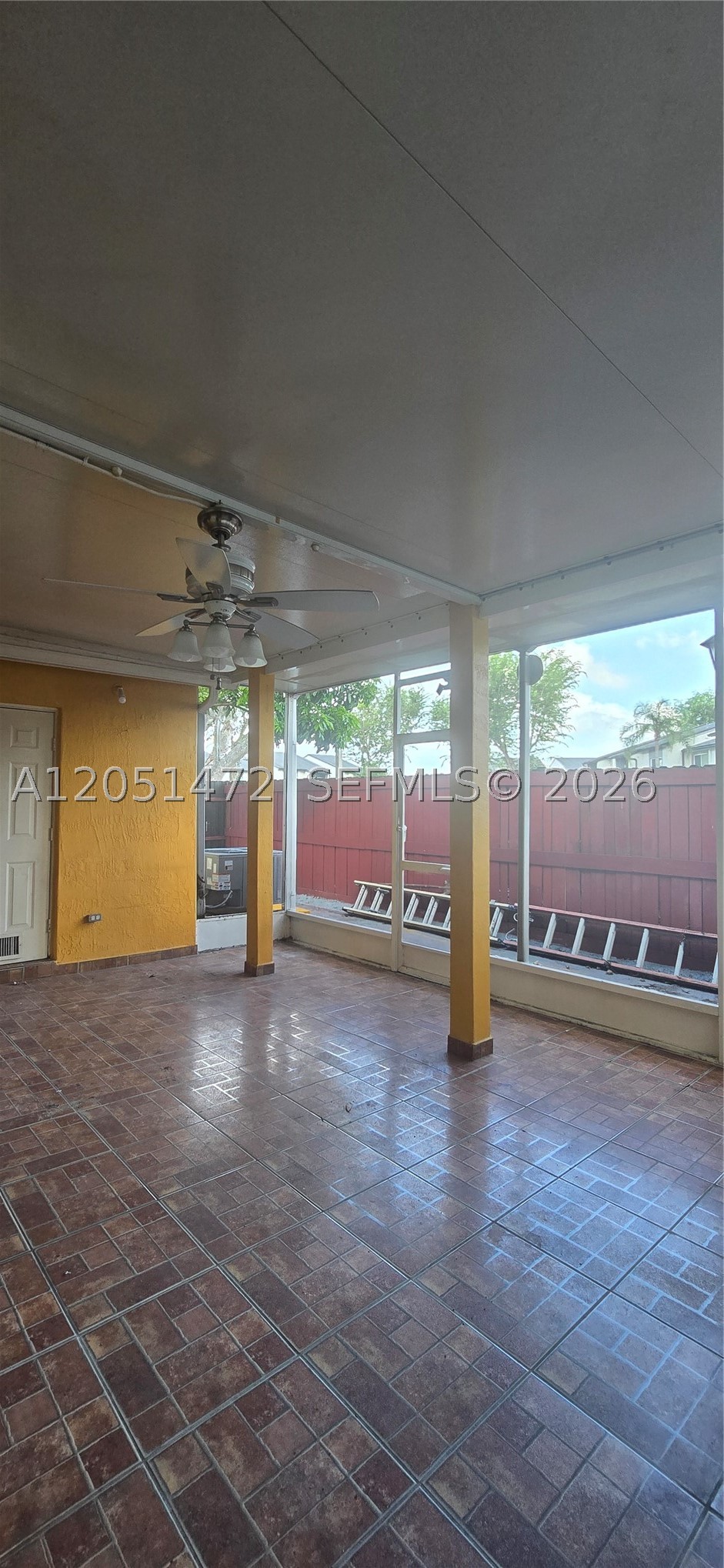 CASA DEL SUR - Residential Lease